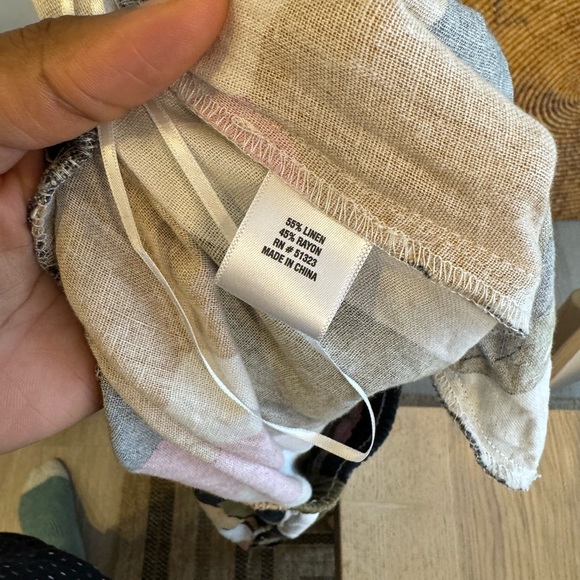 Vince Camuto medium floral linen blend flare pants - Picture 6 of 6